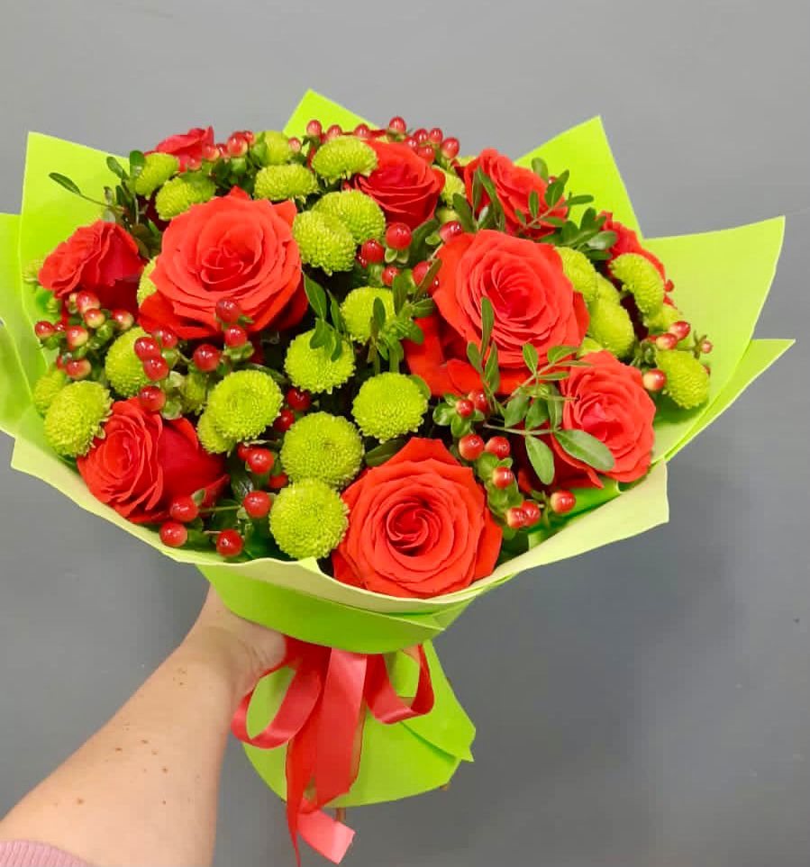 Букет цветов из: Хризантемы и Розы в Манаскенте