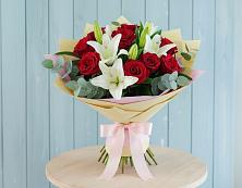 Букет цветов из:  Лилии и Розы в Манаскенте