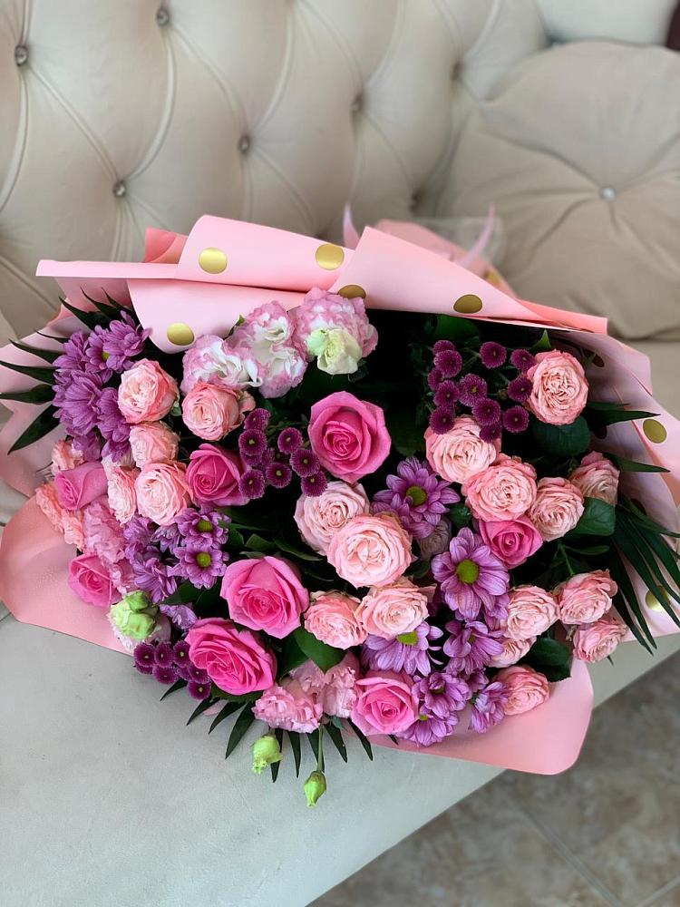 Букет цветов из: Хризантемы, Розы и Лизиантусы в Манаскенте