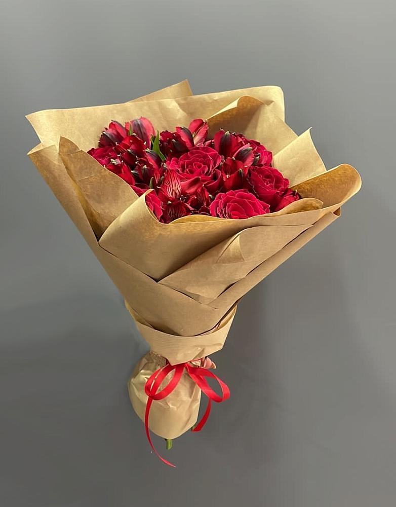 Букет цветов из: Альстромерии и Розы в Манаскенте