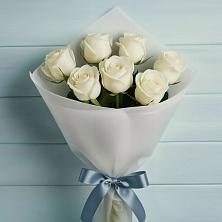 Букет 7 Белых роз Эдлесс Лав в Манаскенте