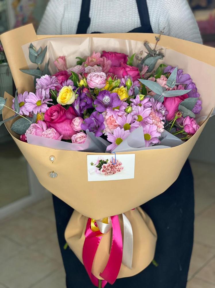 Букет цветов из: Хризантемы, Гвоздики и Альстромерии в Манаскенте