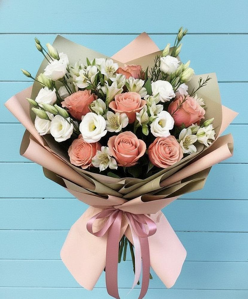 Букет цветов из: Розы, Альстромерии и Лизиантусы в Манаскенте