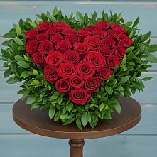 Цветочная композиция из Розы в виде сердца в Манаскенте