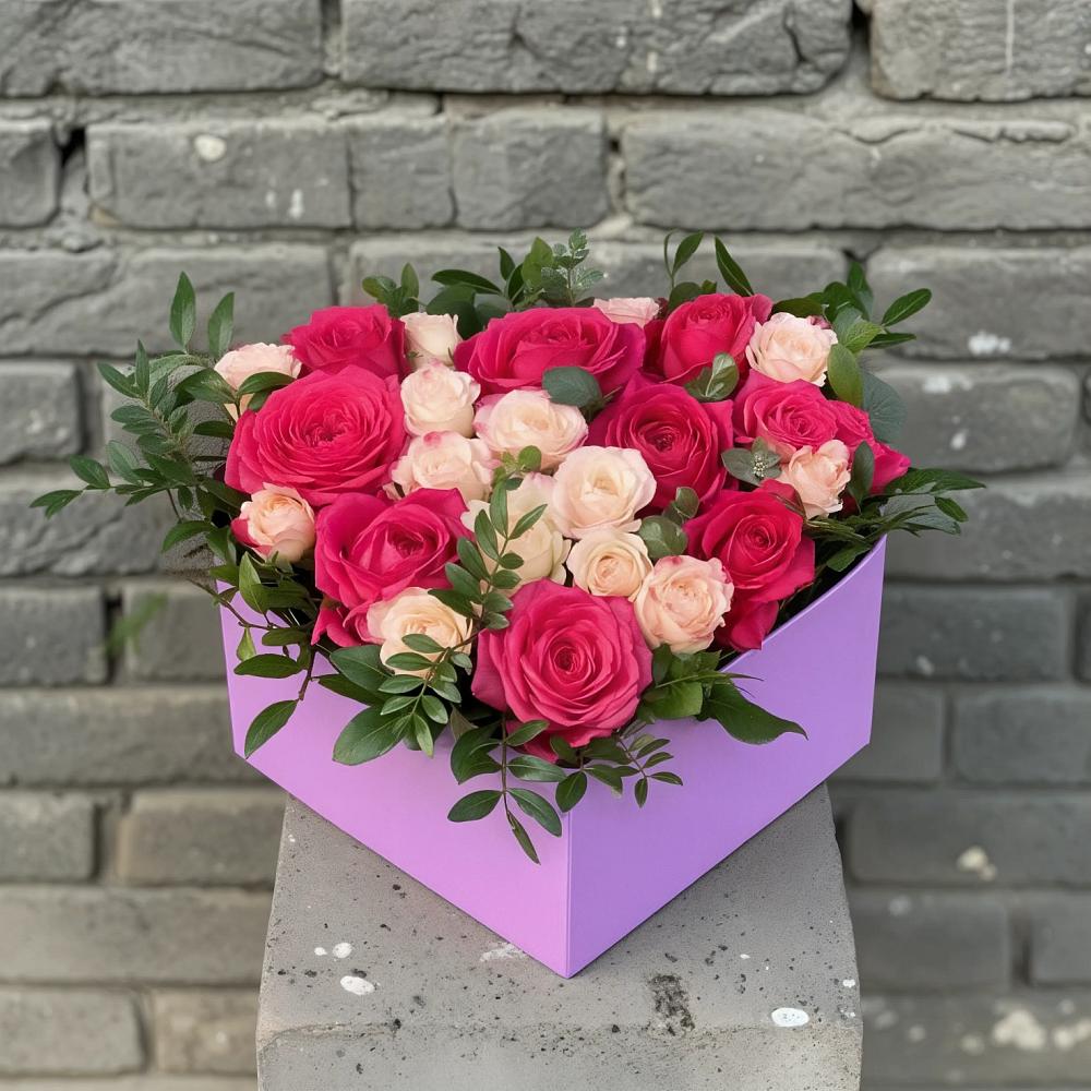 Цветочная композиция из Розы в коробке в Манаскенте