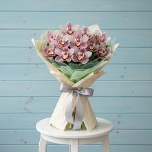 Букет цветов из:  Орхидеи и Розы в Манаскенте