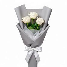 Букет 3 белые розы в Манаскенте