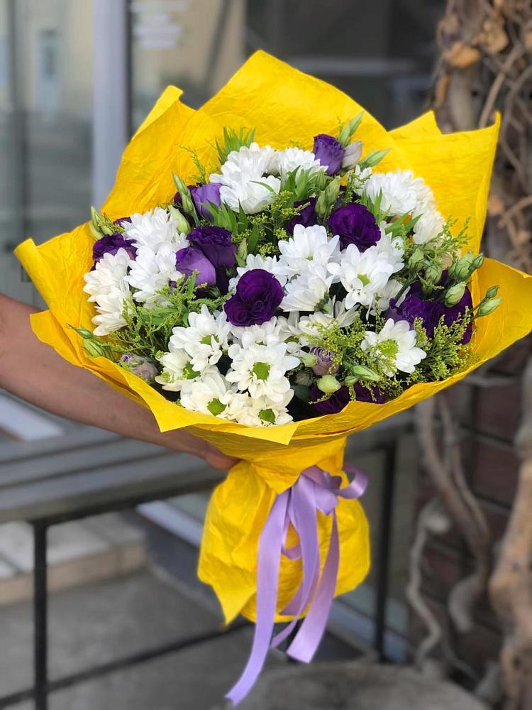 Букет цветов из: Ирисы, Хризантемы и Ромашки в Манаскенте