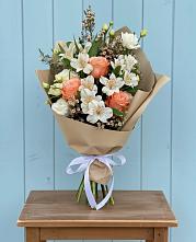 Букет цветов из:  Альстромерии, Лизиантусы, Розы и Хризантемы в Манаскенте