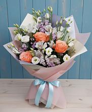 Букет цветов из:  Лизиантусы, Розы, Альстромерии и Гипсофила в Манаскенте