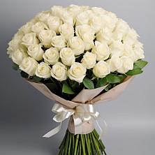 Букет 101 беля роза Белоснежка в Манаскенте