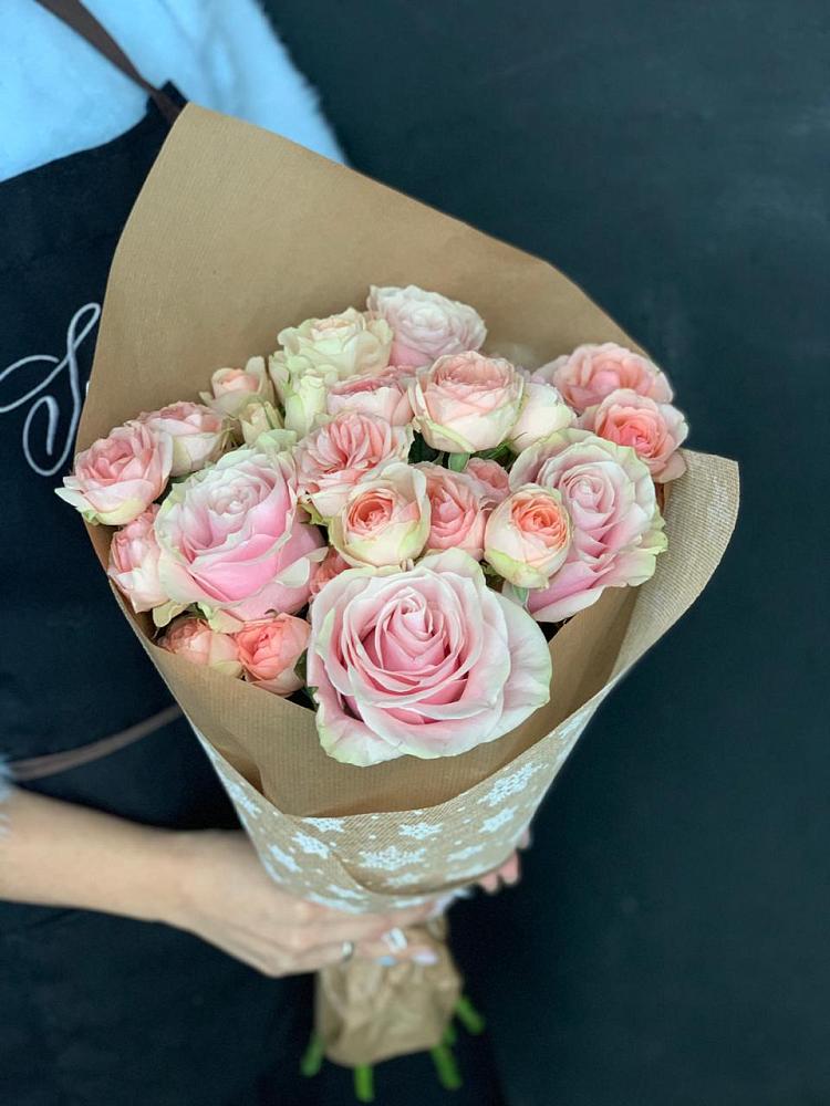 Букет цветов из: Хризантемы и Розы в Манаскенте