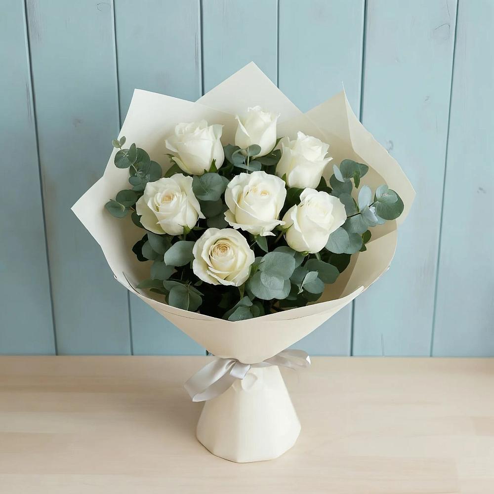 Букет Белые розы в Эвкалипте в Манаскенте