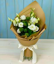 Букет цветов из:  Хризантемы и Лизиантусы в Манаскенте