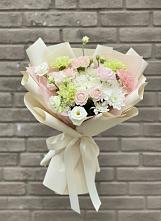 Букет цветов из:  Гвоздики, Розы, Лизиантусы и Хризантемы в Манаскенте
