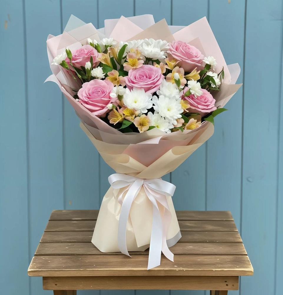 Букет цветов из: Гвоздики, Орхидеи и Розы в Манаскенте