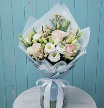 Букет цветов из:  Розы и Лизиантусы в Манаскенте