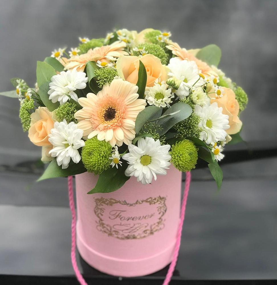 Цветочная композиция из Розы, Герберы и Хризантемы в шляпной коробке в Манаскенте