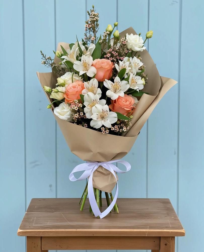 Букет цветов из: Альстромерии, Лизиантусы, Розы и Хризантемы в Манаскенте